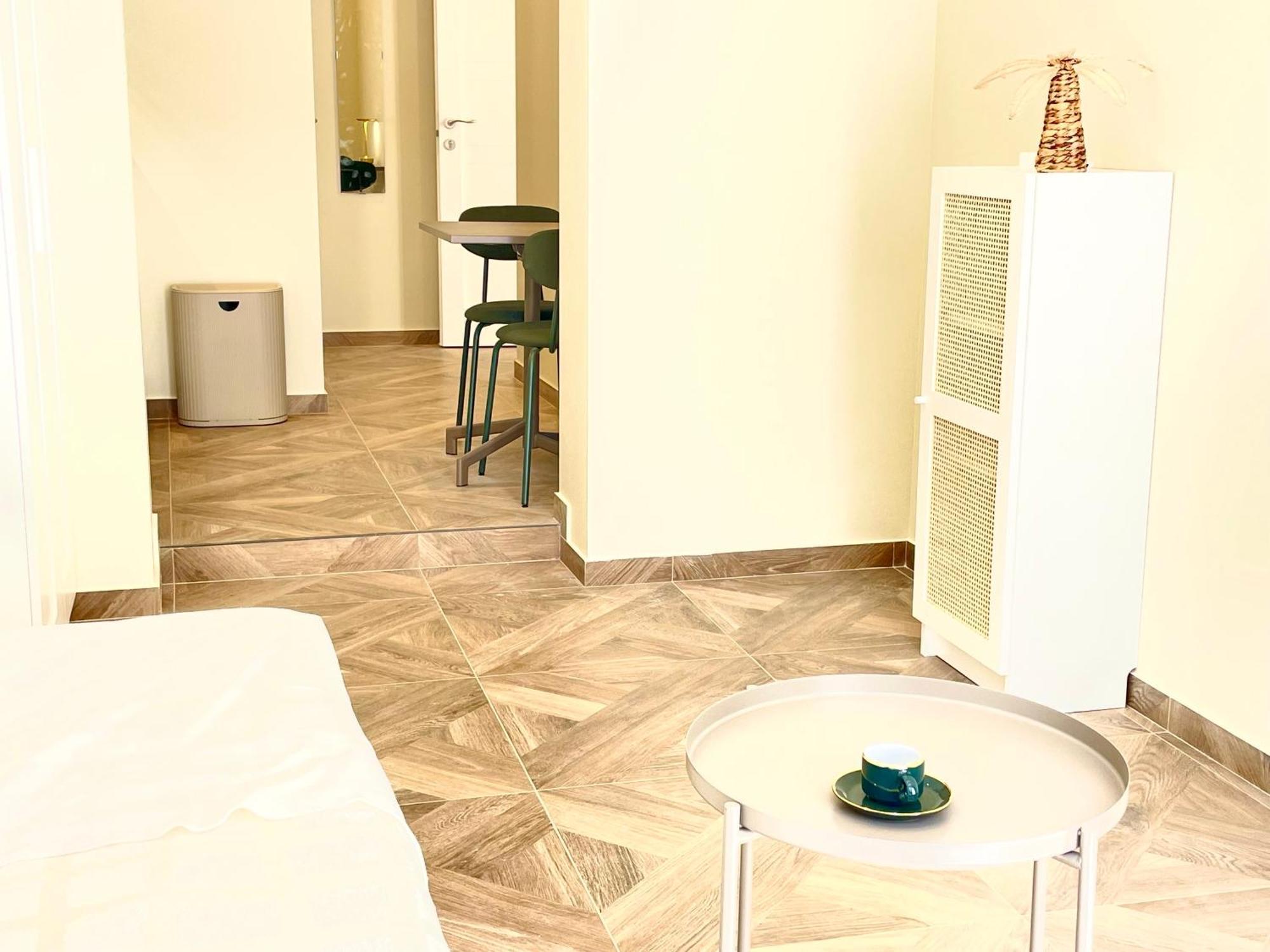 Le Petit Apartment *